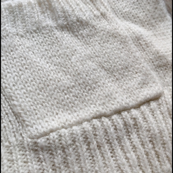 White high neck sweater - Picture 4 of 6